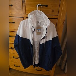 Nike Men's Windrunner Zip-Front Lined Hooded Jacket Size Medium NWT
